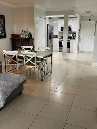 $2,200 | 6705 North Kendall Drive, Unit 305, Pinecrest, FL 33156