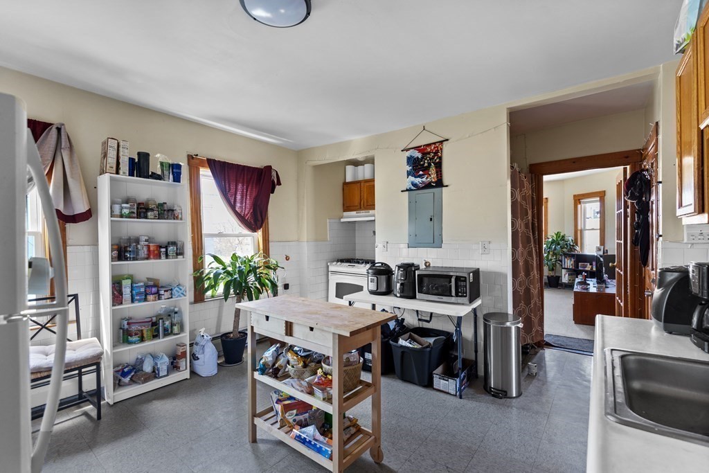 63 Marshfield Street Boston, MA 02119 - Photo 6 of 33