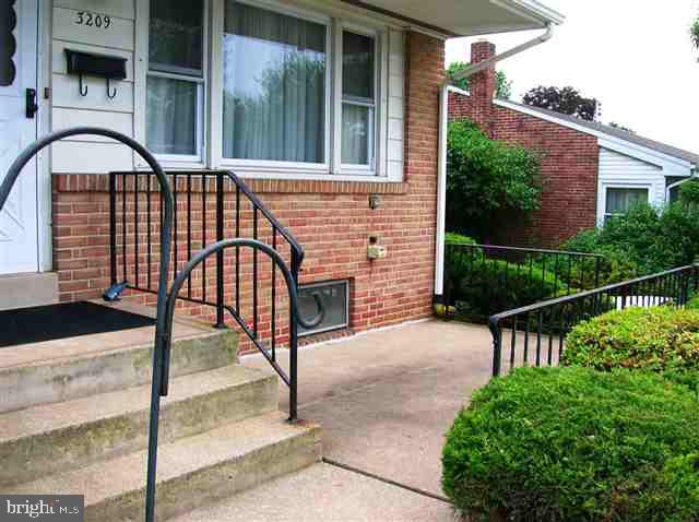 3209 Cloverfield Road Harrisburg, PA 17109 - Photo 2 of 11 Gallery Image 2