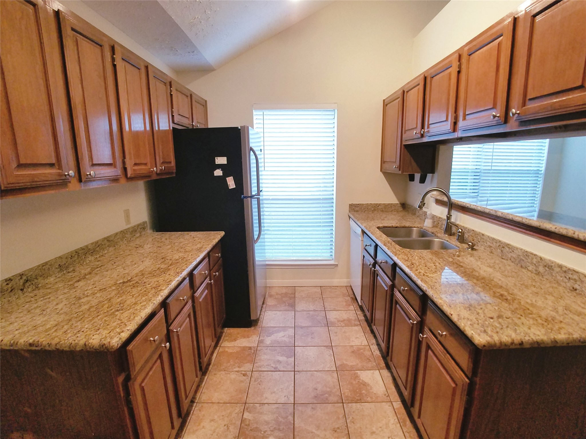 2111 Echo Ridge Sugar Land, TX 77478 - Photo 18 of 30 Gallery Image 18