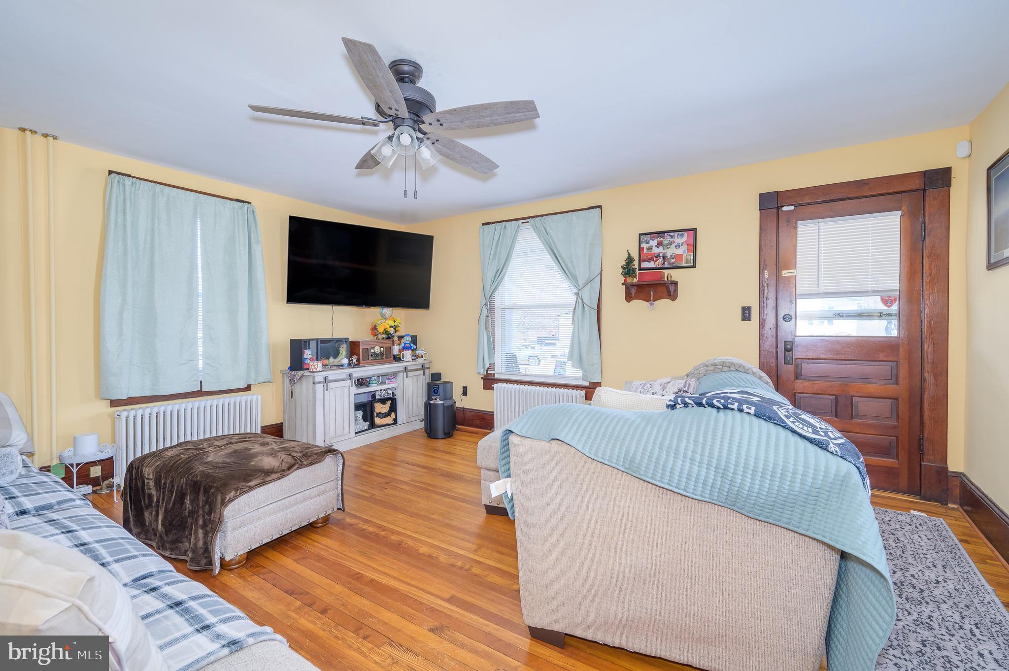 139 Bryarly Road Winchester, VA 22603 - Photo 31 of 58 Living Room