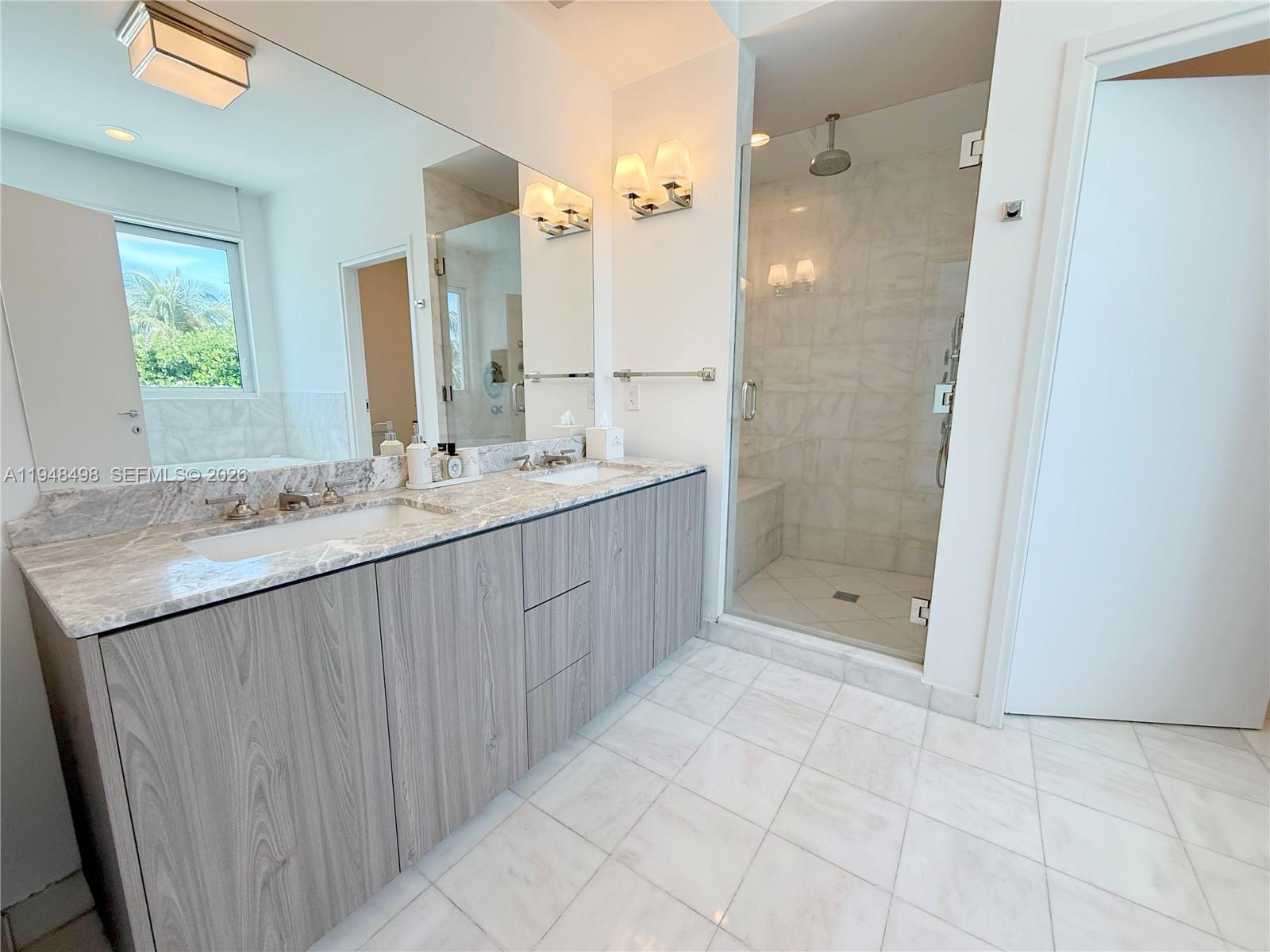 50 South Pointe Drive, Unit TWN2 Miami Beach, FL 33139 - Photo 15 of 30