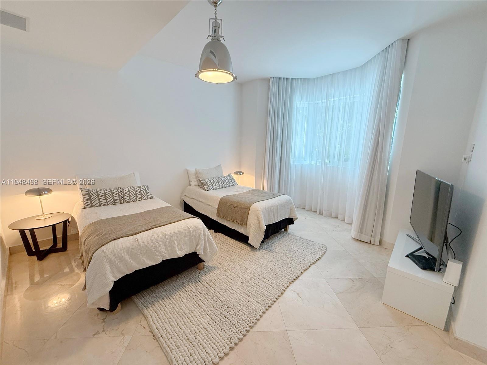 50 South Pointe Drive, Unit TWN2 Miami Beach, FL 33139 - Photo 16 of 30