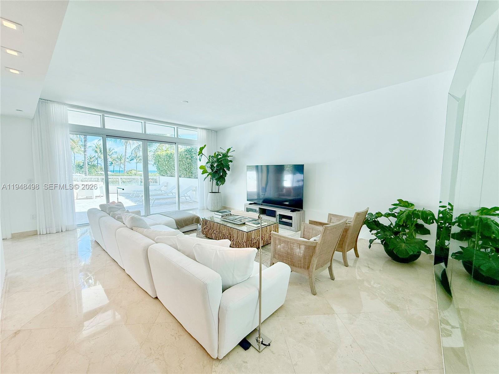 50 South Pointe Drive, Unit TWN2 Miami Beach, FL 33139 - Photo 2 of 30