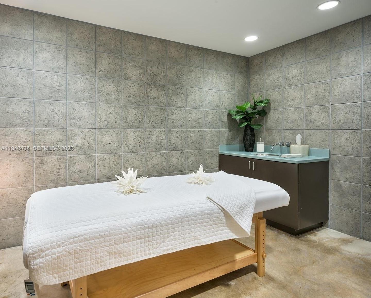 50 South Pointe Drive, Unit TWN2 Miami Beach, FL 33139 - Photo 27 of 30