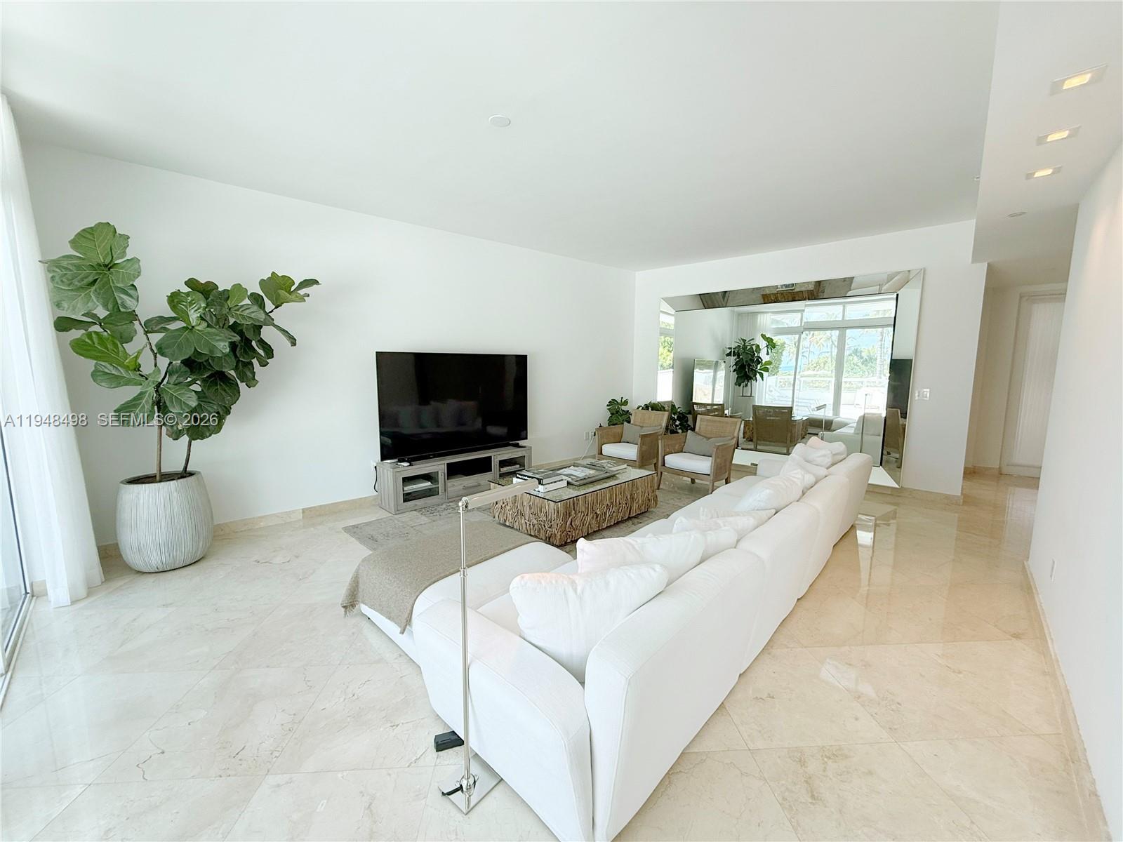 50 South Pointe Drive, Unit TWN2 Miami Beach, FL 33139 - Photo 3 of 30