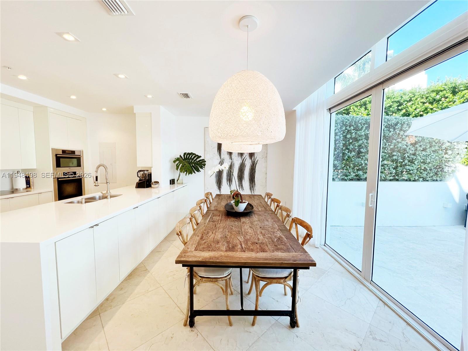 50 South Pointe Drive, Unit TWN2 Miami Beach, FL 33139 - Photo 6 of 30