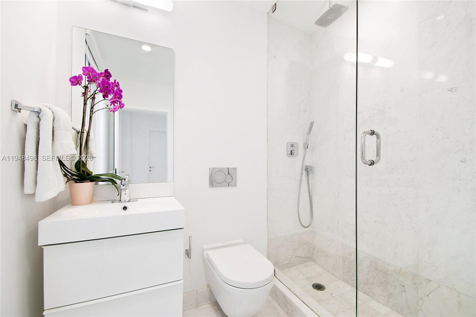 50 South Pointe Drive, Unit TWN2 Miami Beach, FL 33139 - Photo 10 of 30