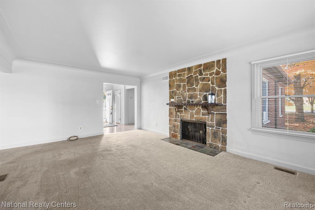 515 East Avon Road Rochester, MI 48307 - Photo 3 of 38