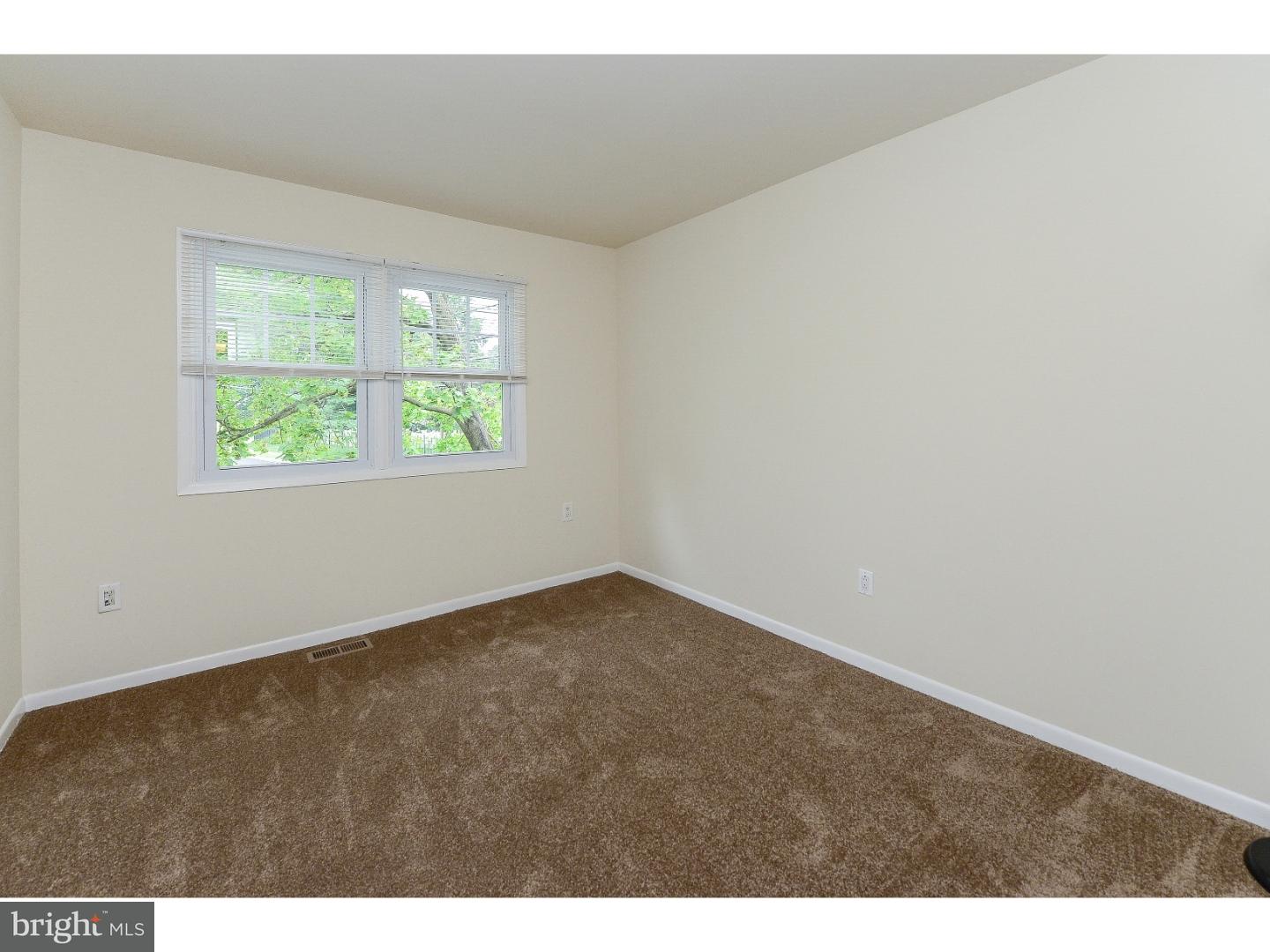 1012 Bridgeboro Road Beverly, NJ 08010 - Photo 18 of 22 Bedroom 3