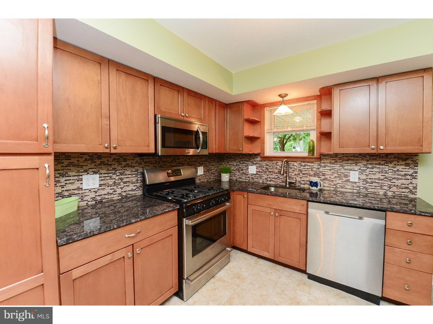 1012 Bridgeboro Road Beverly, NJ 08010 - Photo 8 of 22 Kitchen