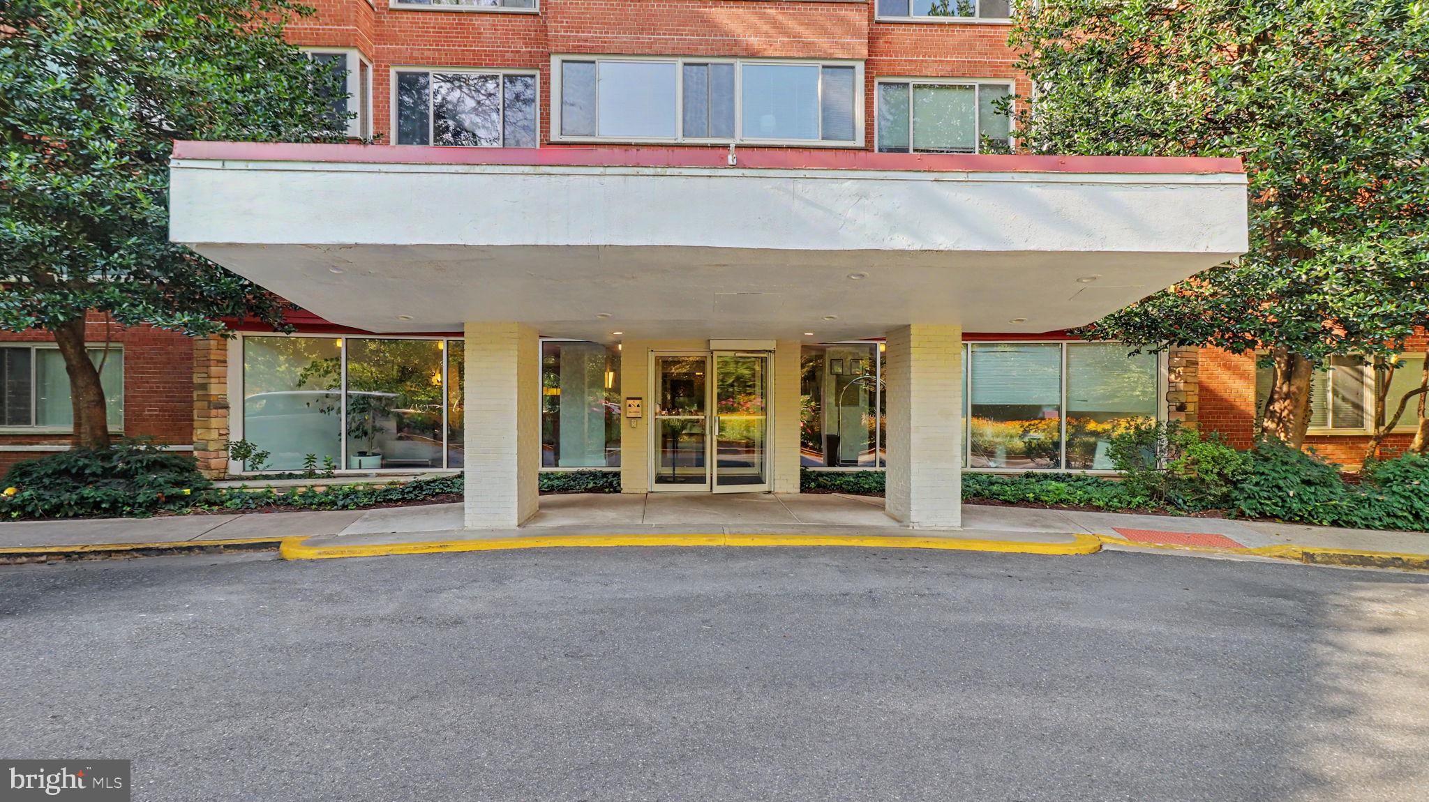4000 Tunlaw Road Northwest, Unit 1111 Washington, DC 20007 - Photo 1 of 33 Main Entrance