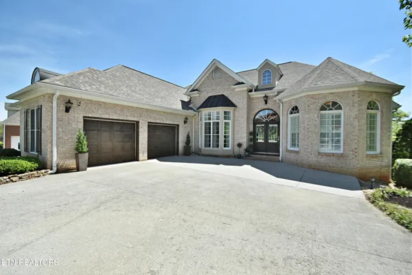 $1,175,000 | 430 Oak Chase Boulevard, Lenoir City, TN 37772