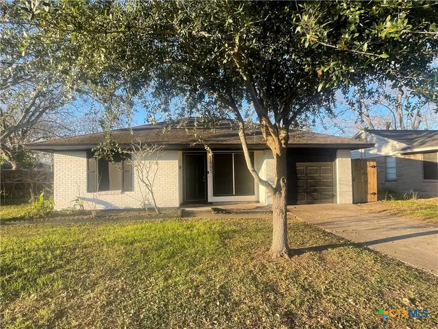 $1,495 | 1605 Bexar Avenue, Victoria, TX 77901