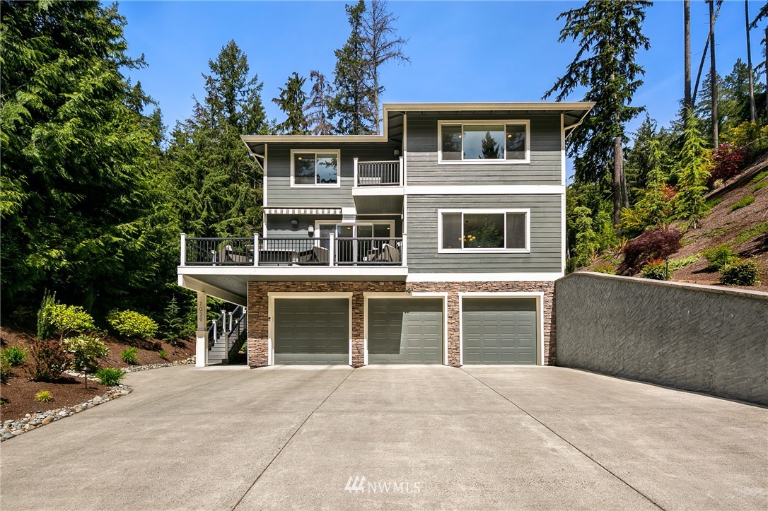 7039 Meadowdale Beach Road Edmonds, WA 98026 - Photo 1 of 25 Gallery Image 1