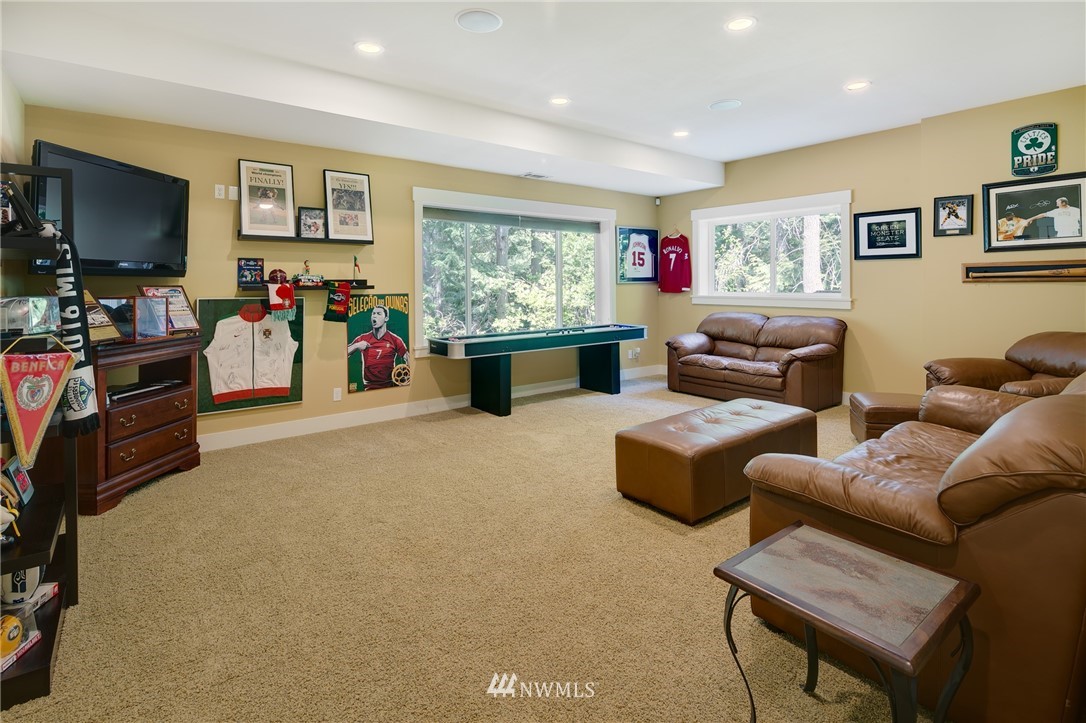 7039 Meadowdale Beach Road Edmonds, WA 98026 - Photo 11 of 25 Gallery Image 11
