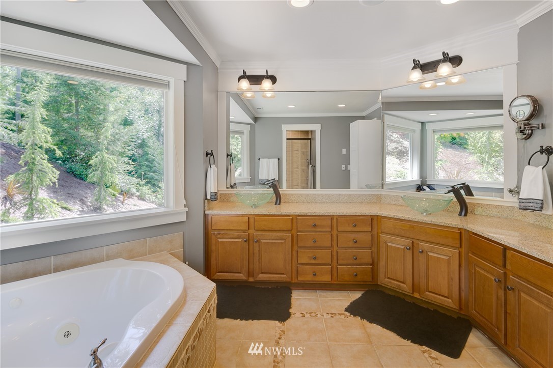7039 Meadowdale Beach Road Edmonds, WA 98026 - Photo 16 of 25 Gallery Image 16