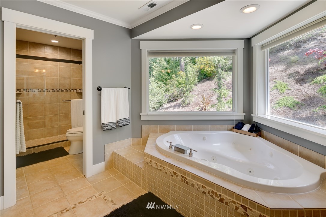7039 Meadowdale Beach Road Edmonds, WA 98026 - Photo 18 of 25 Gallery Image 18