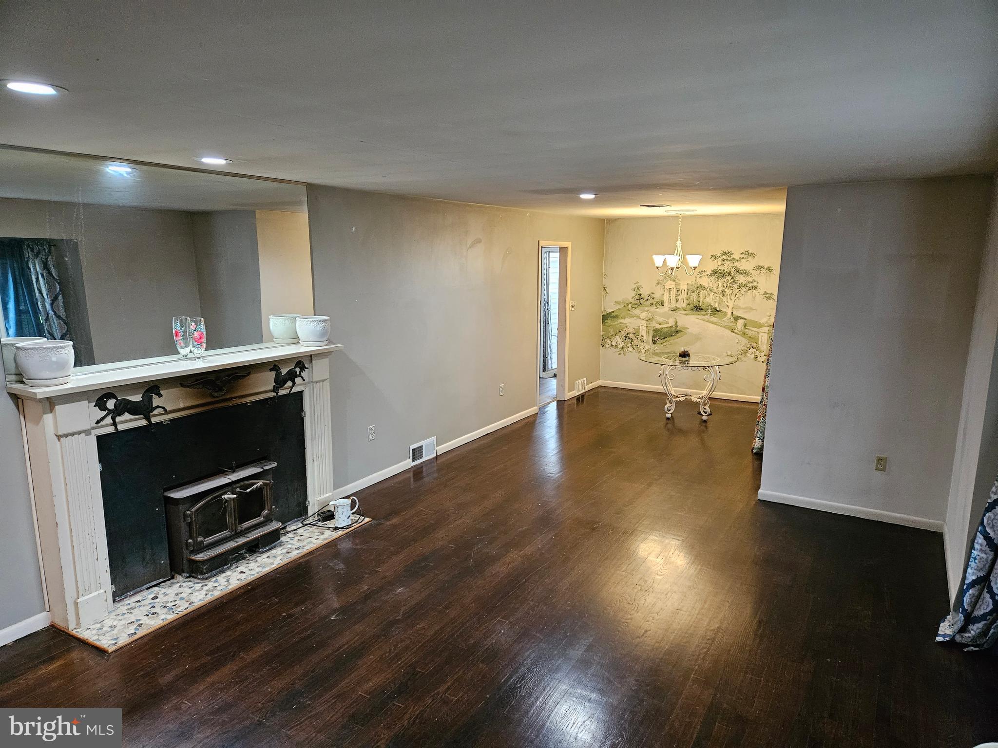 18 Ravine Road Ewing, NJ 08628 - Photo 12 of 28 Living Room
