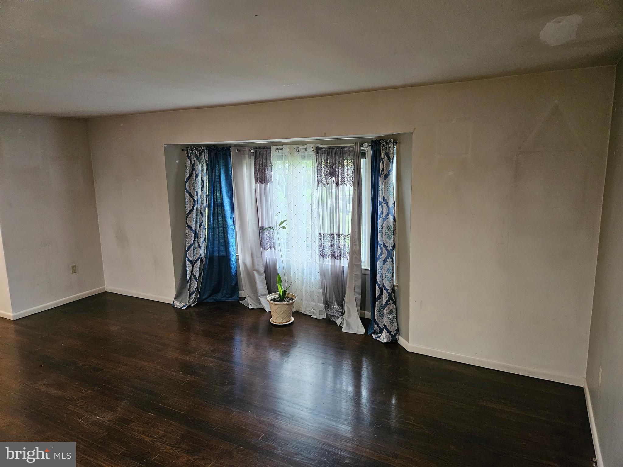 18 Ravine Road Ewing, NJ 08628 - Photo 15 of 28 Living Room