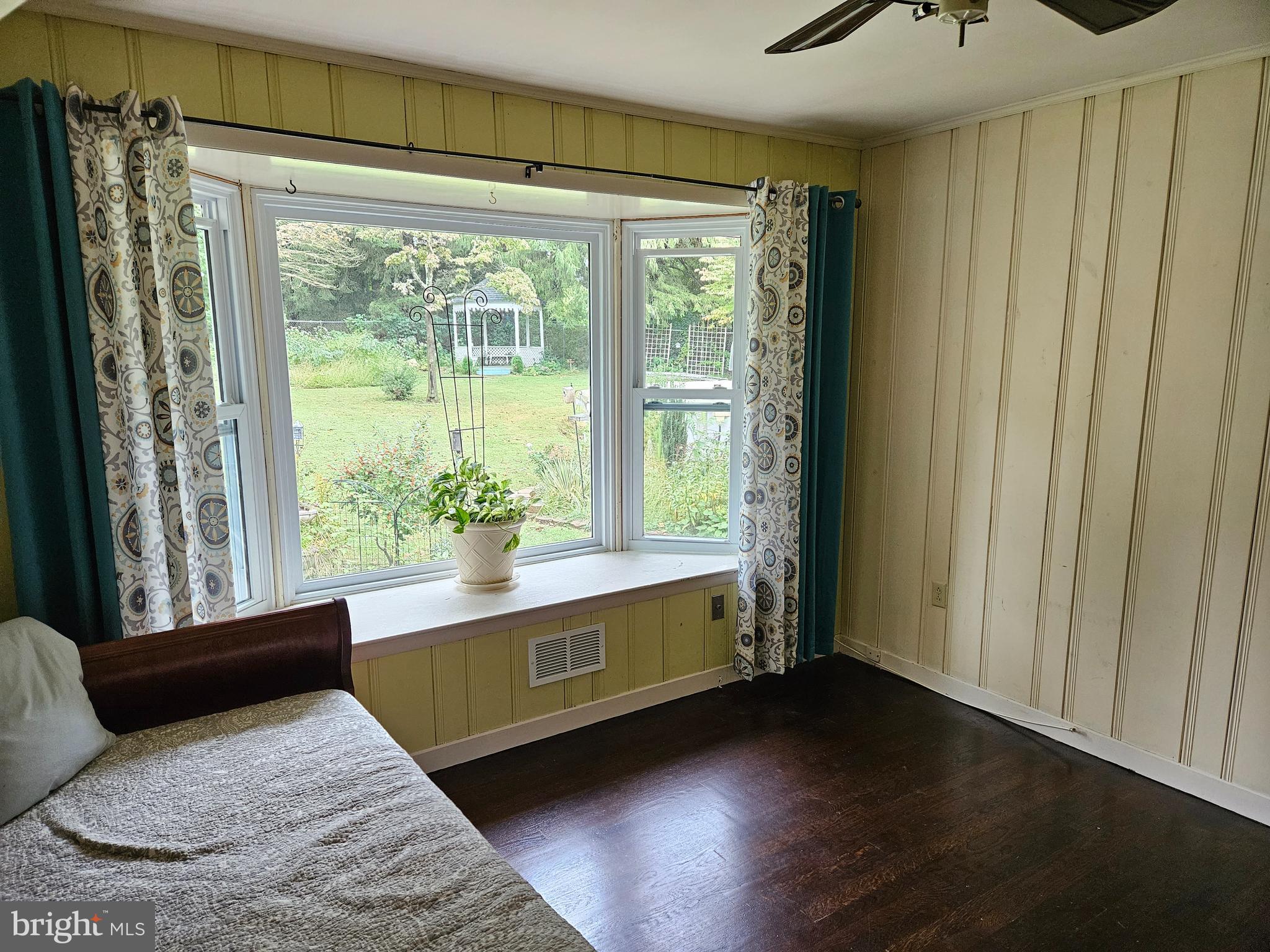 18 Ravine Road Ewing, NJ 08628 - Photo 26 of 28 Bedroom 3/ Dining Room