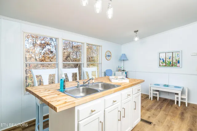 $235,000 | 695 County Road 267, Niota, TN 37826