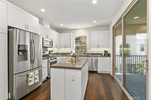 $5,000 | 148 Tubeflower, Irvine, CA 92618