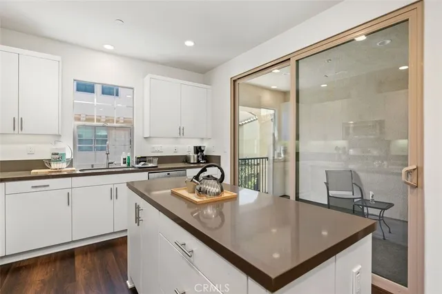 $5,000 | 148 Tubeflower, Irvine, CA 92618