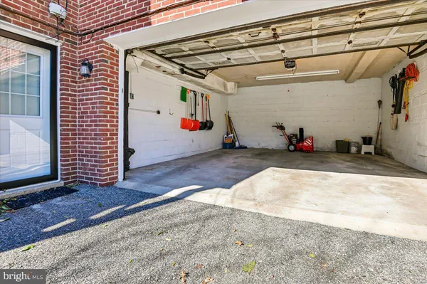 a view of a yard with an trees