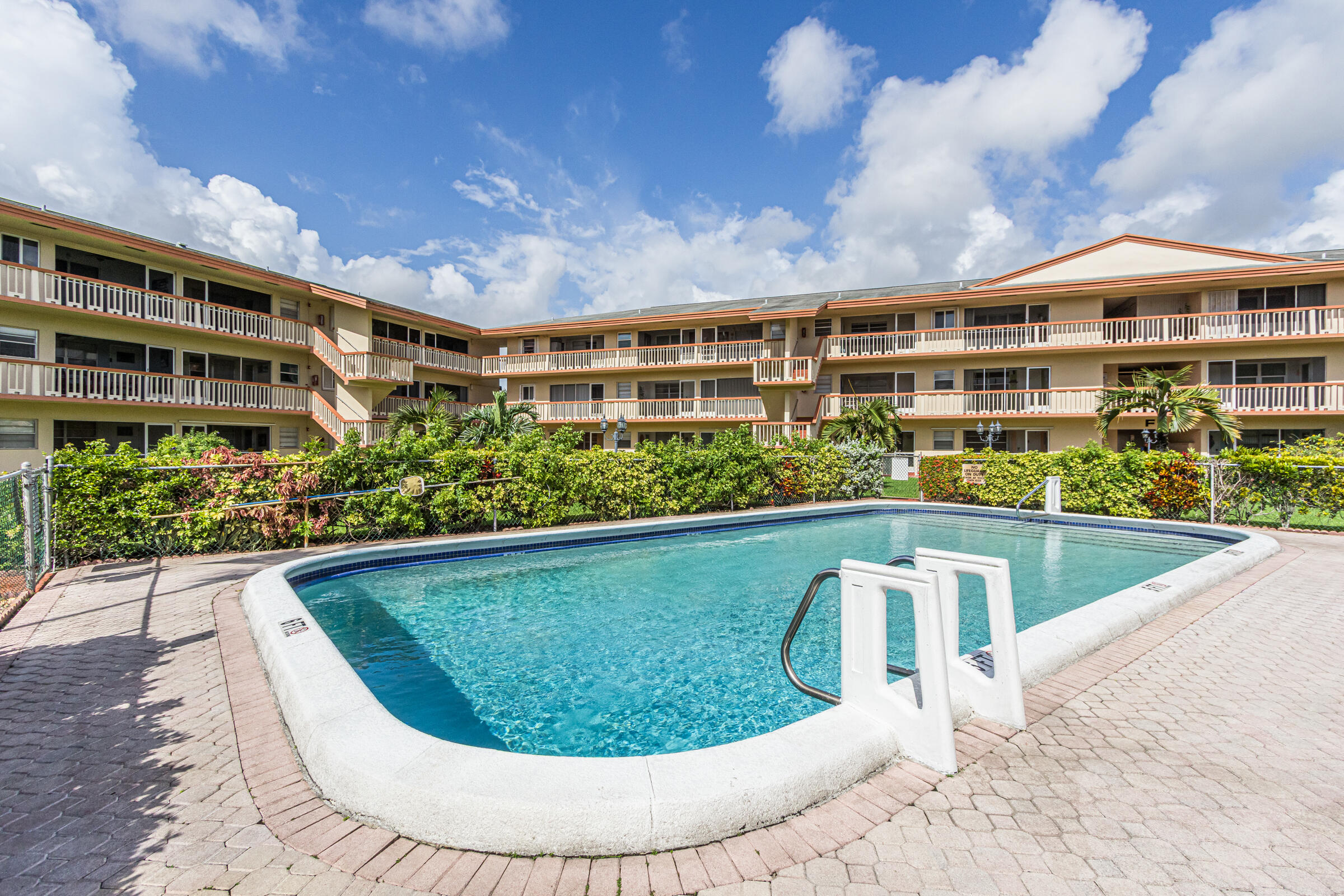 5300 Washington Street, Unit E208 Hollywood, FL 33021 - Photo 35 of 52 5300-37