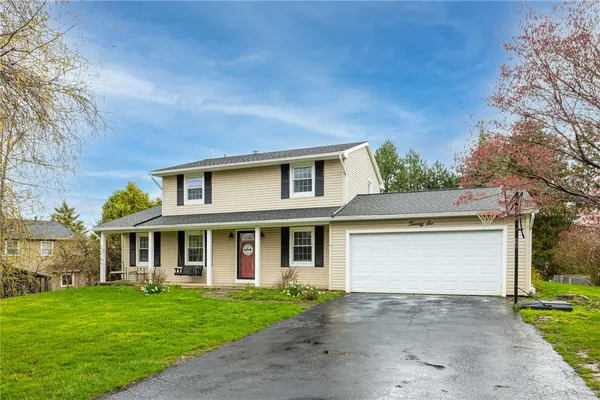 $349,900 | 26 Aldwick Rise, Perinton, NY 14450