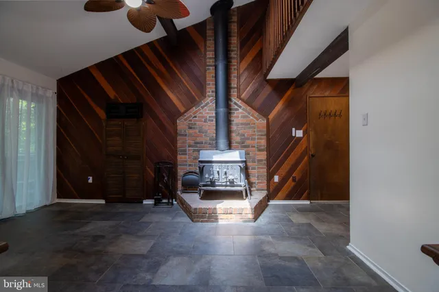 a view of entryway and hall