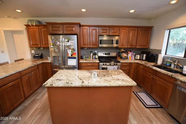 $2,975 | 946 East Denton Lane, Phoenix, AZ 85014