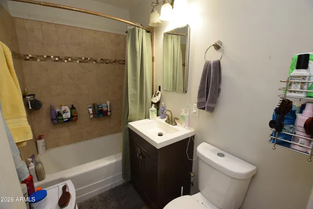 $3,200 | 946 East Denton Lane, Phoenix, AZ 85014