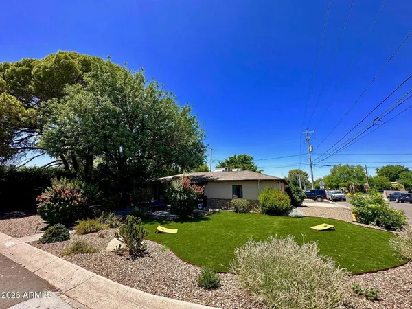 $2,975 | 946 East Denton Lane, Phoenix, AZ 85014