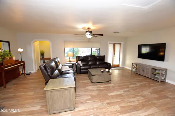 $2,975 | 946 East Denton Lane, Phoenix, AZ 85014