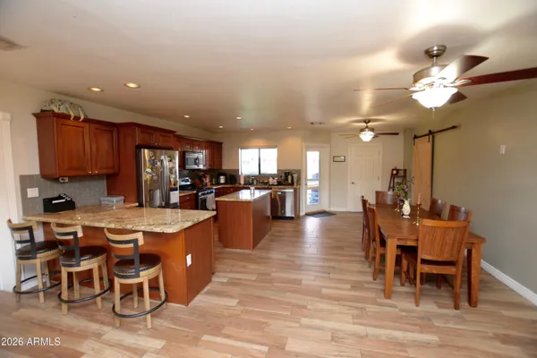 $2,975 | 946 East Denton Lane, Phoenix, AZ 85014