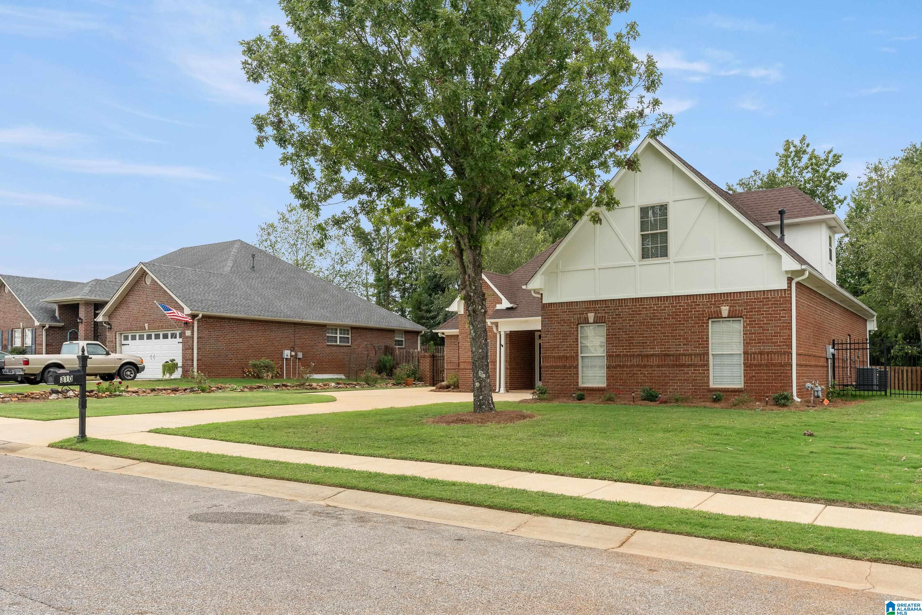 310 Tanglewood Circle Alabaster, AL 35007 - Photo 3 of 41