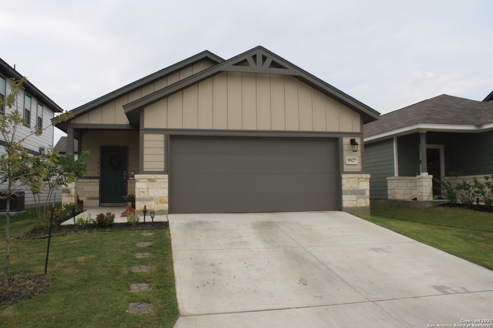 9927 Rancho Real Road San Antonio, TX 78224 - Photo 1 of 1 a front view of house with yard