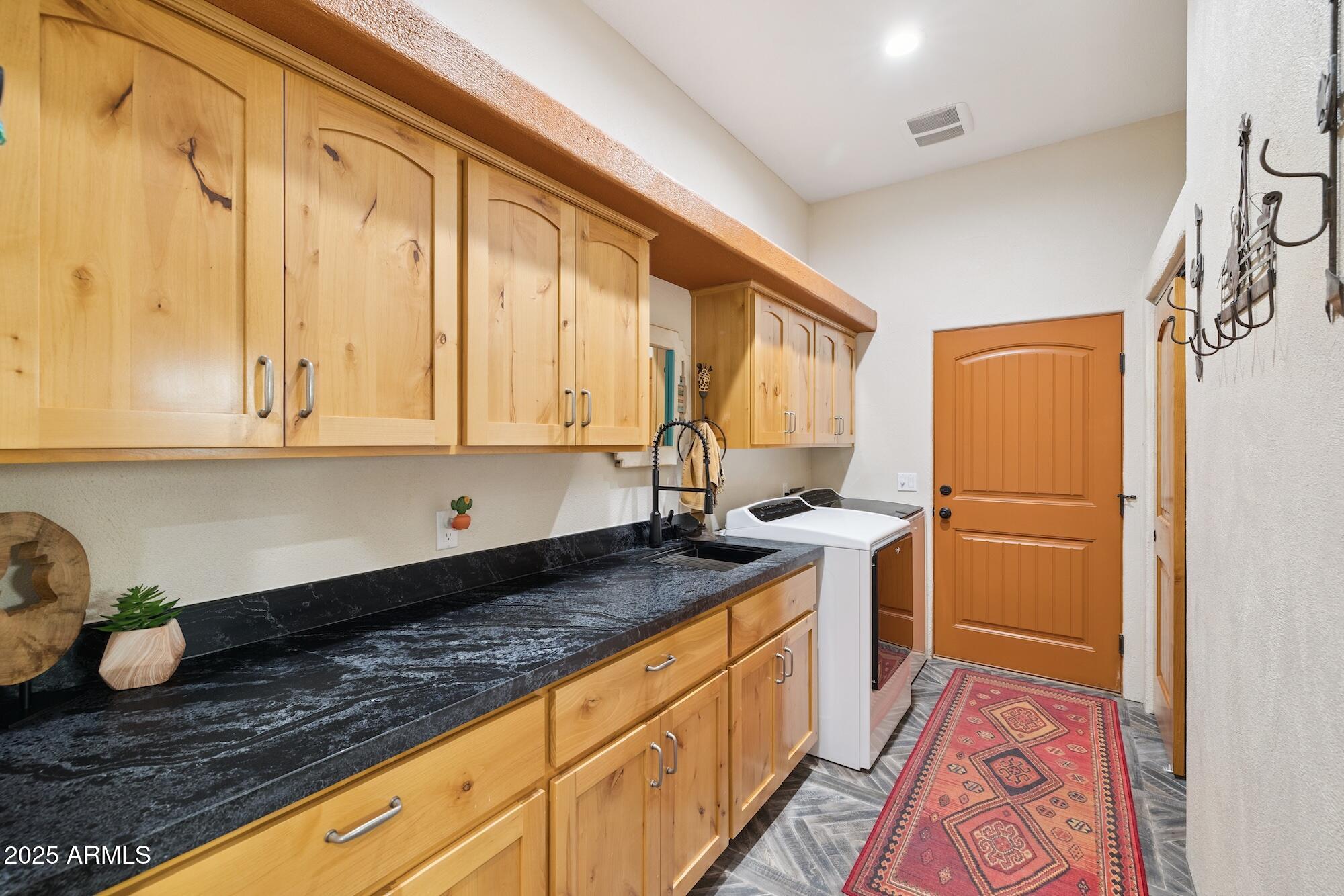 655 South Conestoga Road Apache Junction, AZ 85119 - Photo 45 of 79 _H__0128