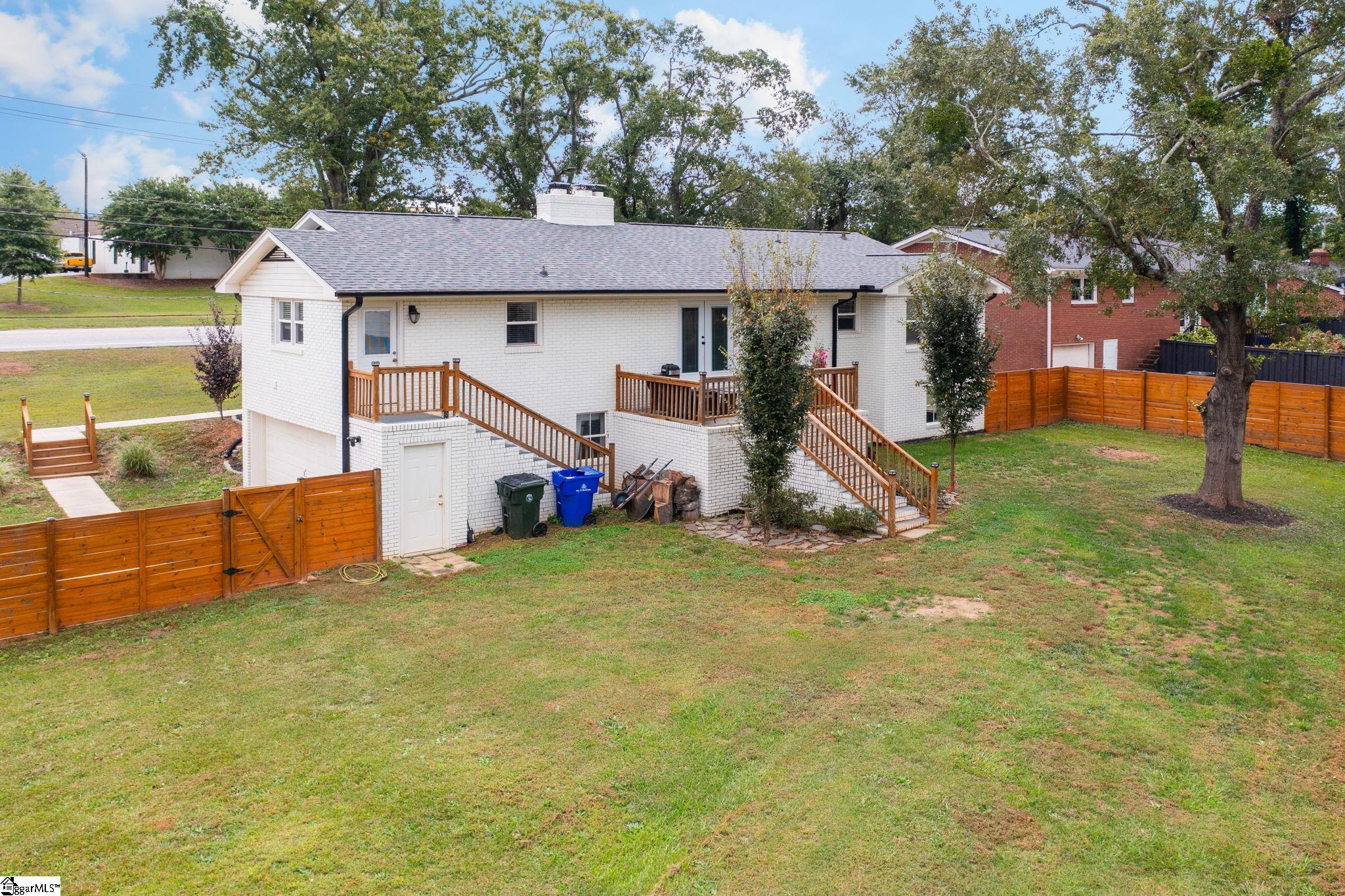 204 Greenacre Road Greenville, SC 29607 - Photo 33 of 45