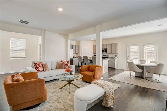 $2,685 | 257 Bur Oak Bend, Unit ROBIE, Newnan, GA 30265