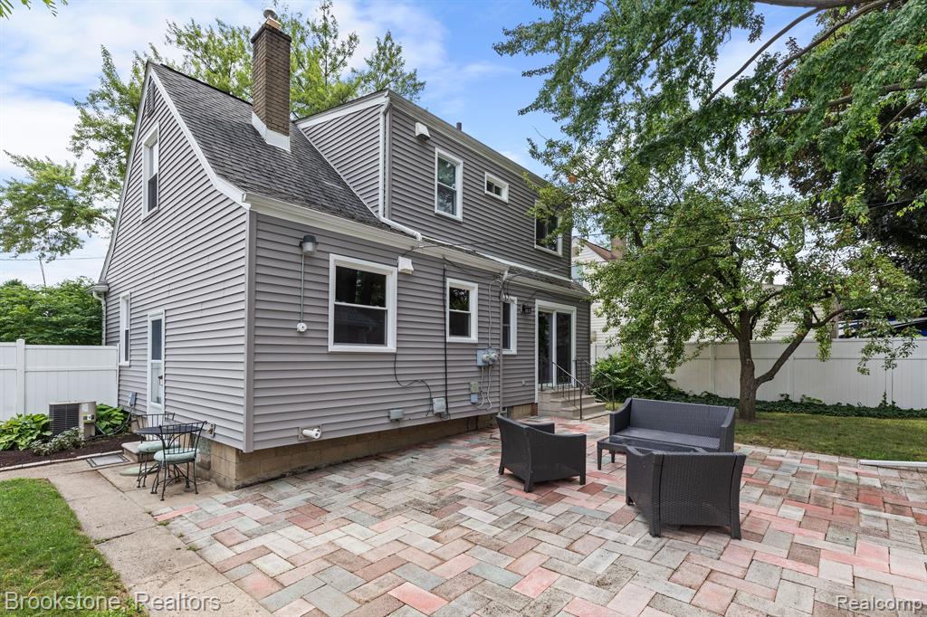 2120 Oxford Road Berkley, MI 48072 - Photo 31 of 42