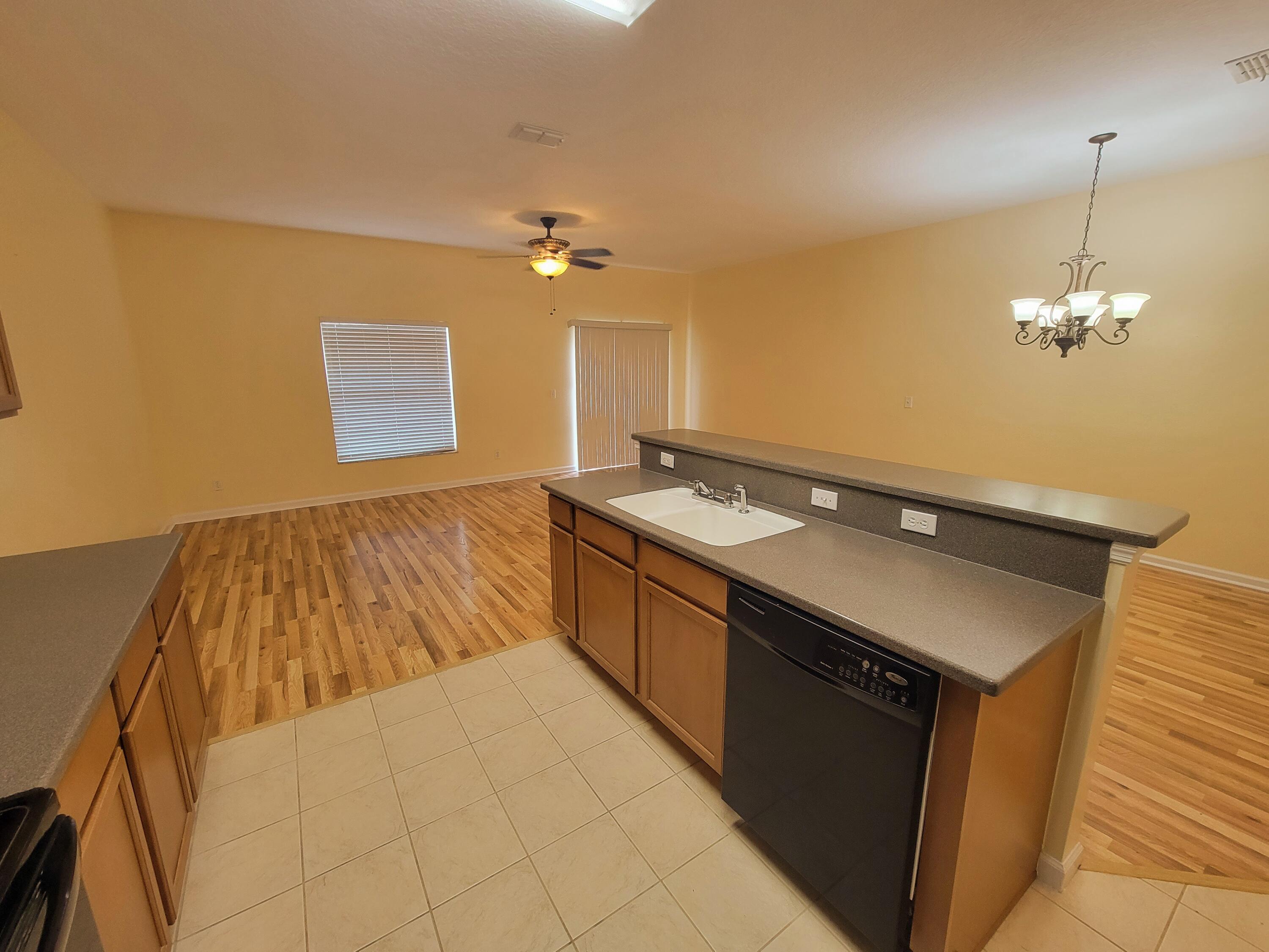 2775 Reston Street, Unit 101 Melbourne, FL 32935 - Photo 8 of 31 Reston kitchen