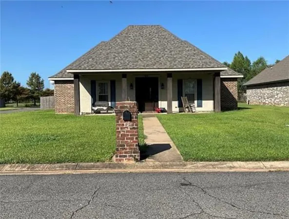 $289,000 | 201 Grand Lakes Boulevard, Alexandria, LA 71303
