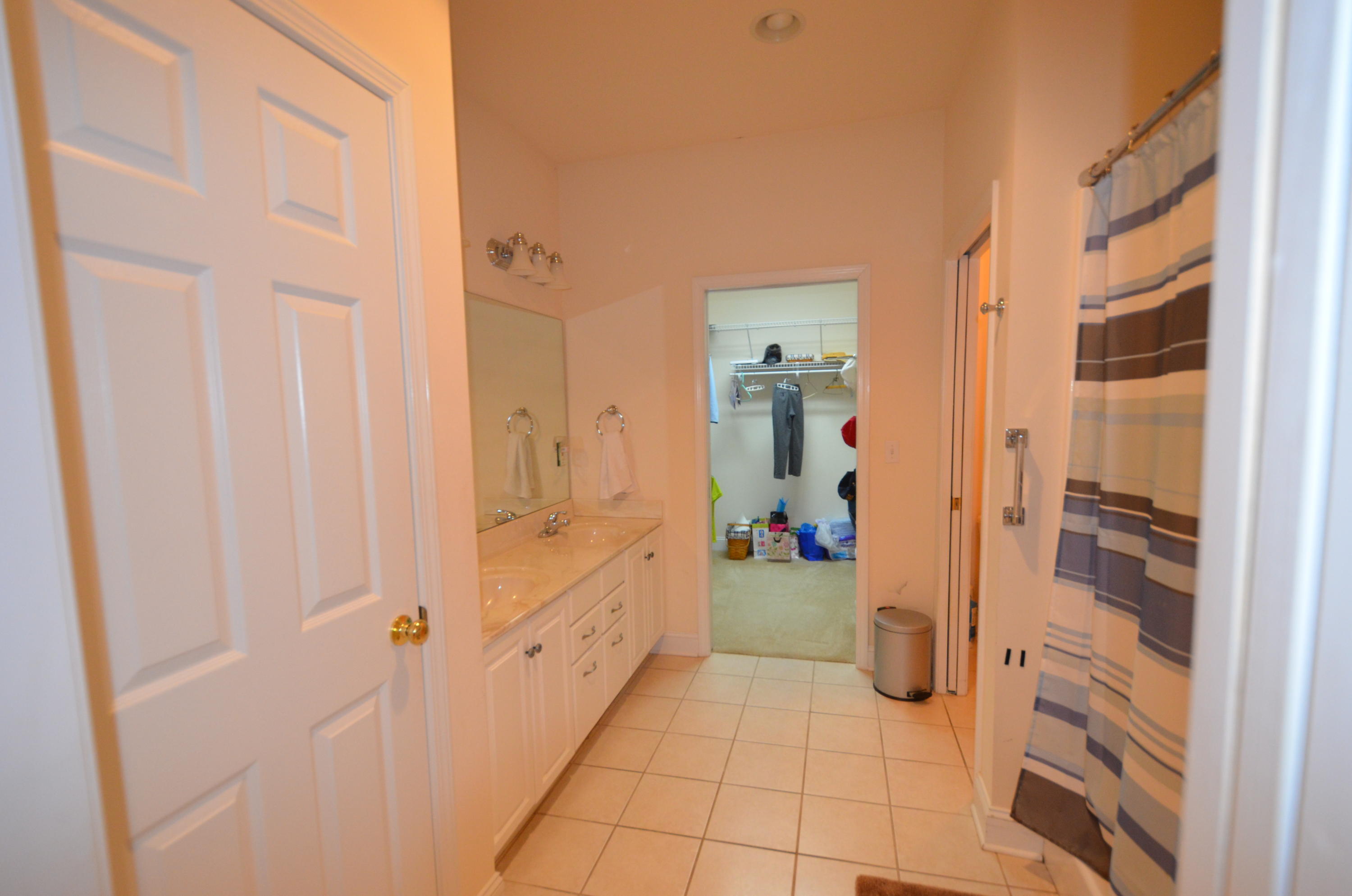 118 Fortenberry Street Oak Ridge, TN 37830 - Photo 8 of 14 118fortenberrybath