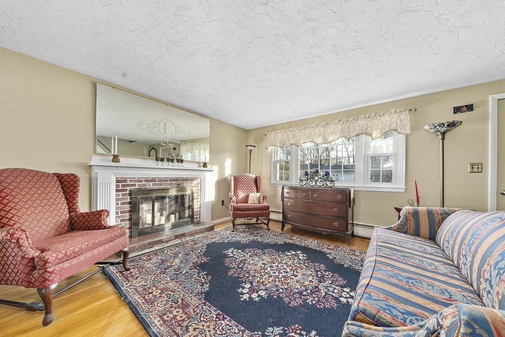 17 Hughey Road Scituate, MA 02066 - Photo 6 of 22 Gallery Image 6