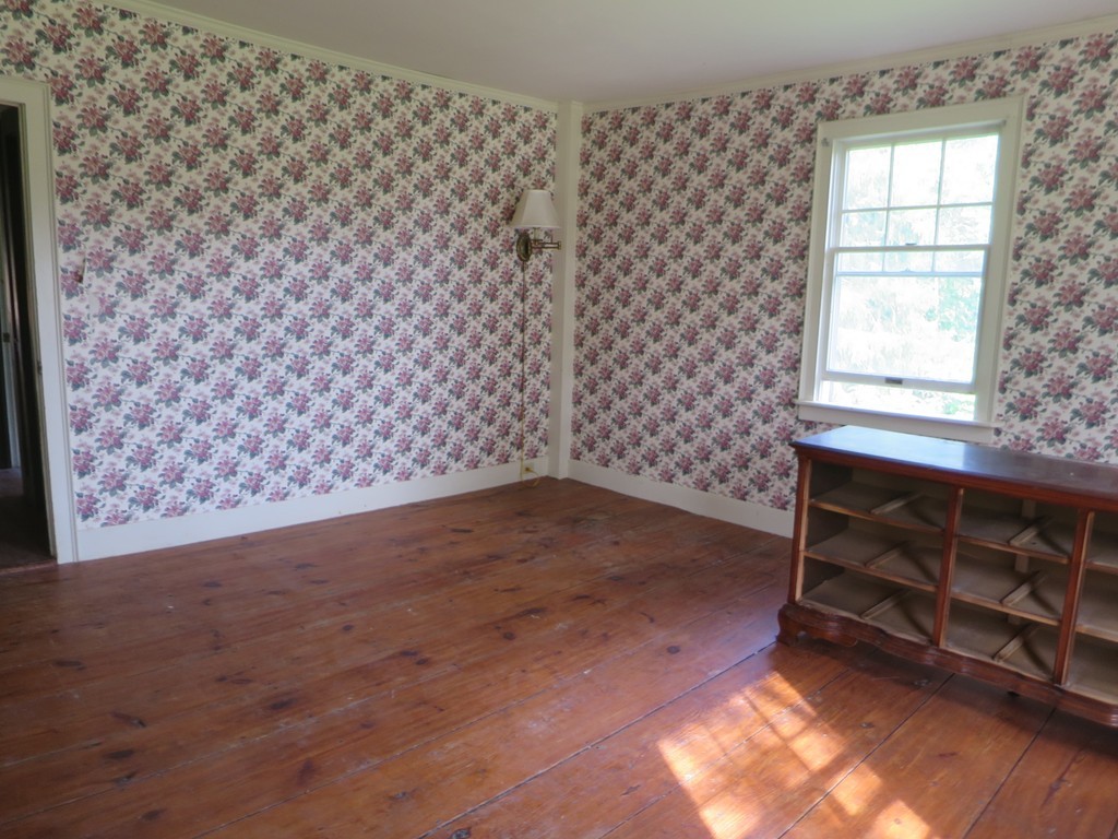 324 Old Warren Road Palmer, MA 01069 - Photo 8 of 21