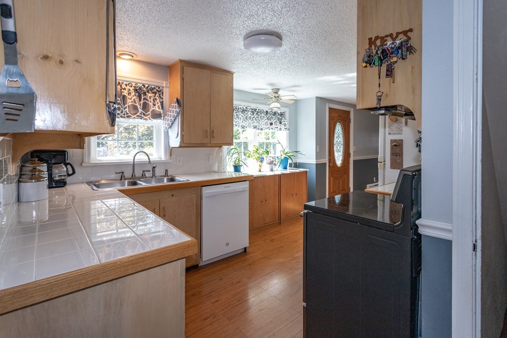 36 Fernwood Road Southwick, MA 01077 - Photo 11 of 40 Gallery Image 11