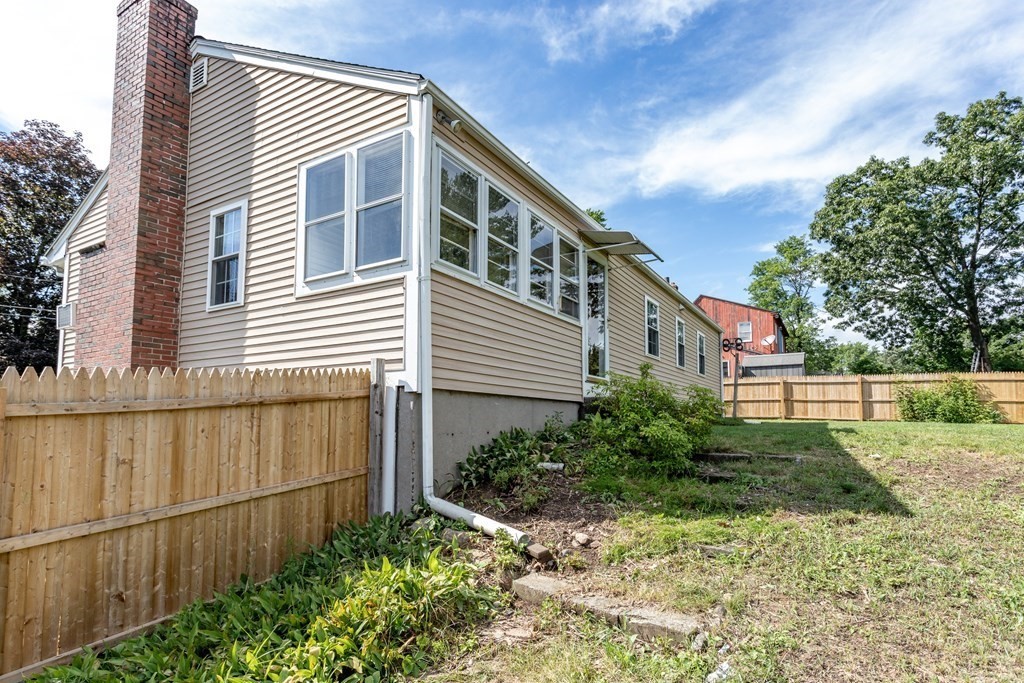 36 Fernwood Road Southwick, MA 01077 - Photo 6 of 40 Gallery Image 6